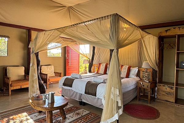 Mukambi-Safari-Luxury-Tent-1
